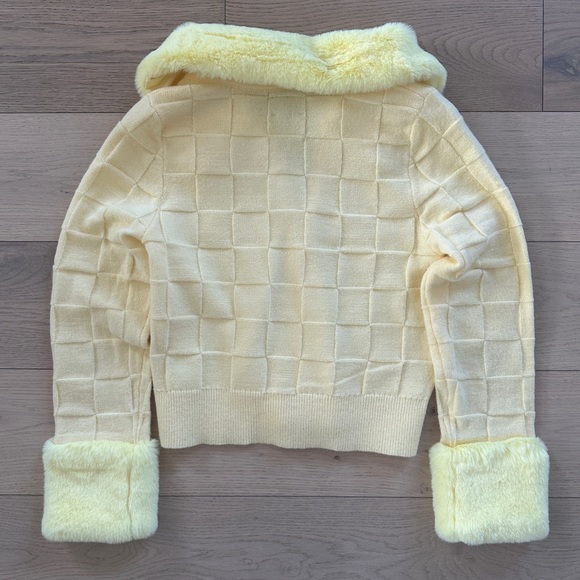 ASOS DESIGN fur trim zip-up cardigan with checkerboard stitch in yellow - Picture 5 of 9